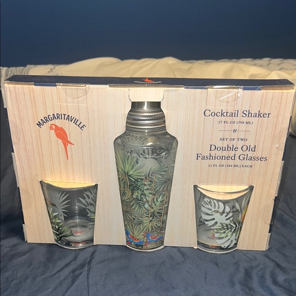 Margaritaville Other - Margaritaville Palm Design Cocktail Shaker Set with Double Old Fashioned Glasses